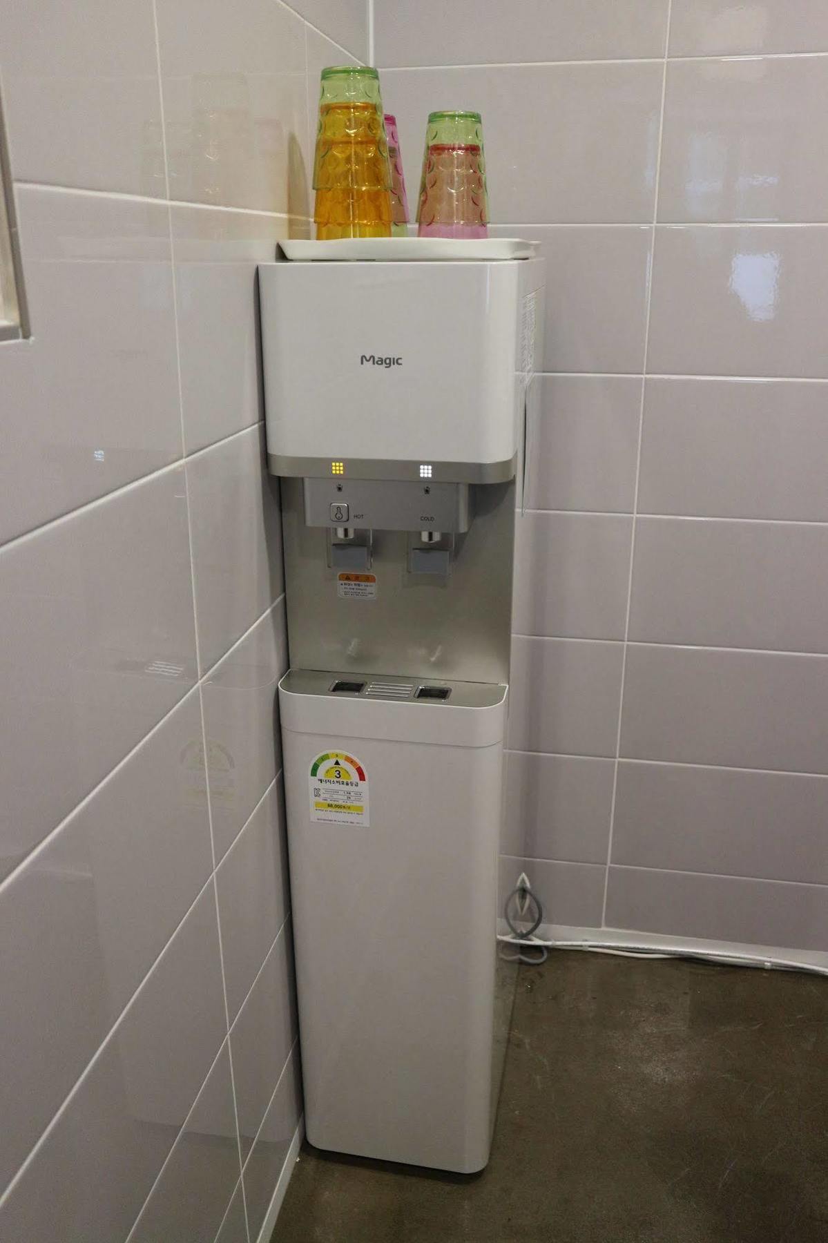 Hostel Zzzip In Hongdae Seoul